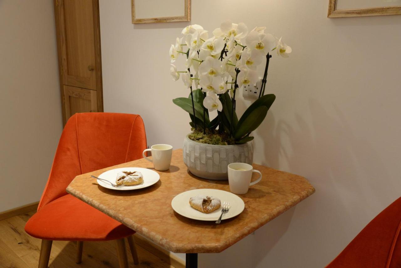 Thatchcombe B&B Wantage Bagian luar foto